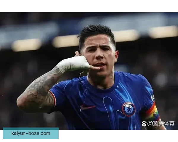 恩佐在最近的比赛中表现稳定，状态持续回暖值得关注。